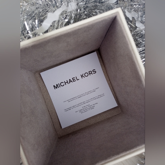 Michael Kors Darci Celestial Crystal Pavé Silver Toned Watch - Picture 16 of 17